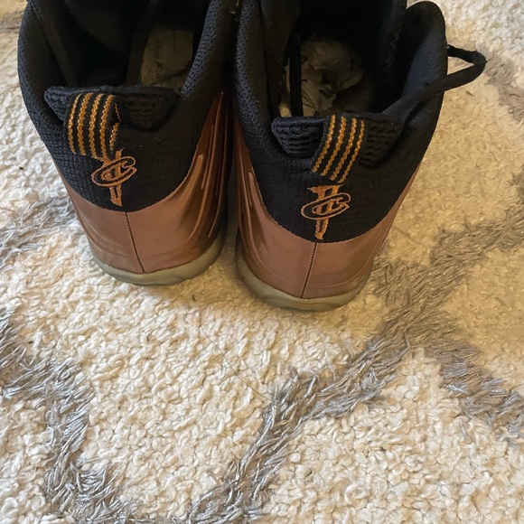 Nike Foamposite GS Size 5 Copper - Picture 3 of 3